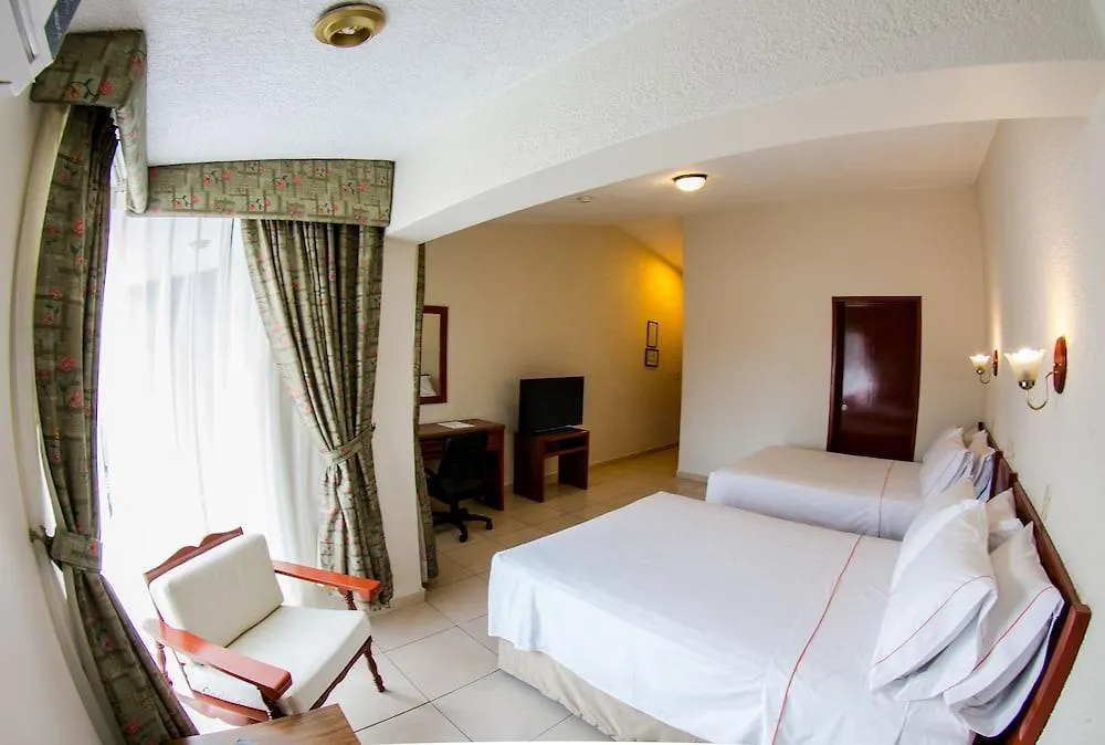 ****  Hotel Estancia Business Class Zapopan Mexico