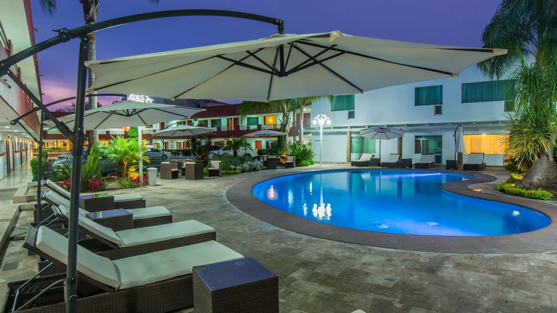****  Hotel Estancia Business Class Zapopan Mexico
